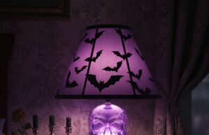 Purple Glow Skull Lamp: The ideal Gift for Gothic & Horror Lovers Purple Glow Skull Lamp