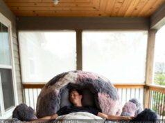 Fluffy Spider Sleeping Bag: Perfect for Sleepovers & Lazy Days Fluffy Spider Sleeping Bag